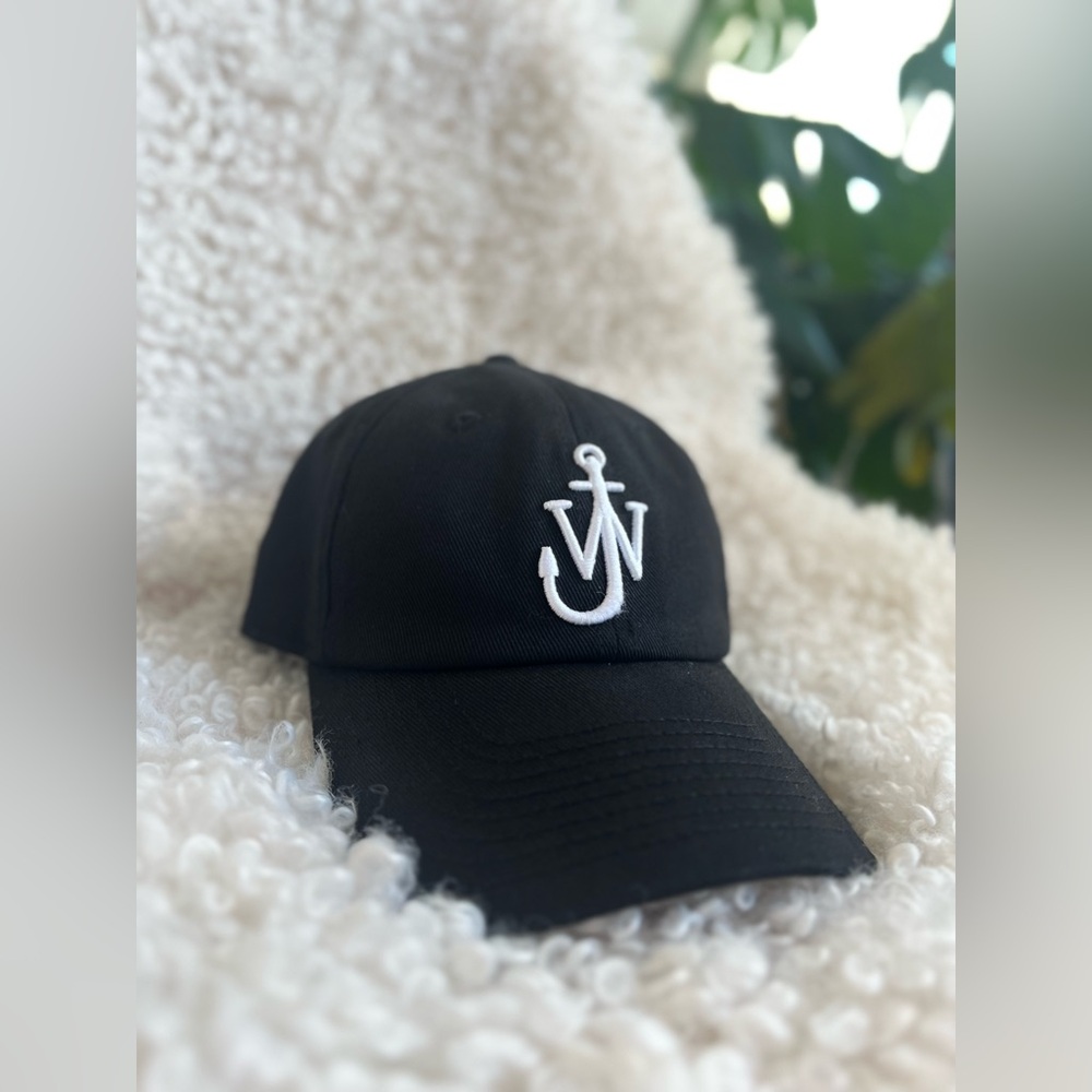🌟🌟🌟🌟🌟5 🌟 Rating Authentic JW Anderson Black Cap🧢
